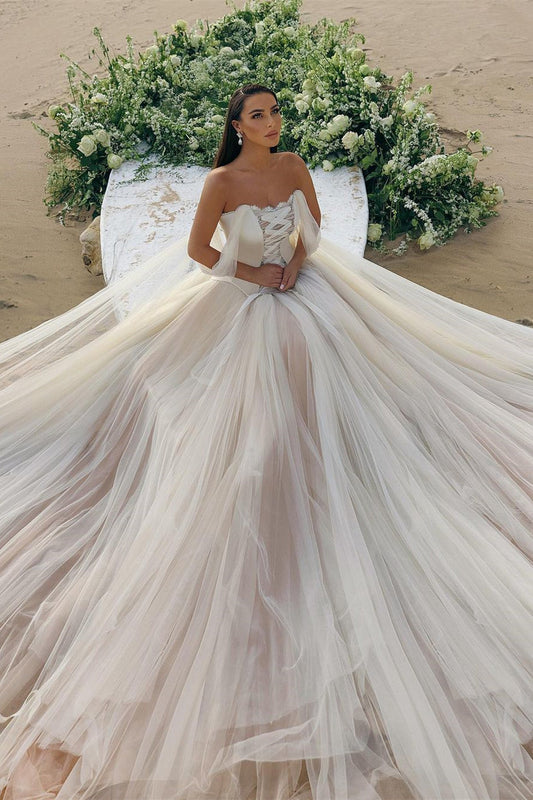Modernes langes A-Linien-Brautkleid mit schulterfreiem, ärmellosem Tüllkorsett