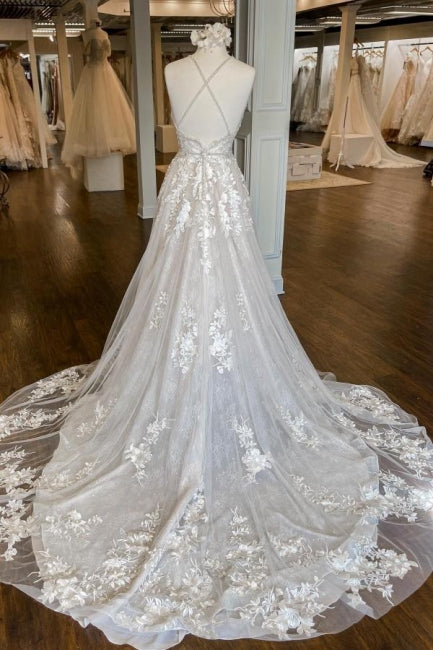 Vestidos de novia modernos de corte A con tirantes finos y encaje