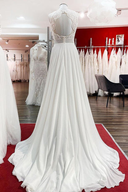 Schlichtes langes A-Linien-Brautkleid aus Chiffon mit Schmuckstein-Applikationen und offenem Rücken
