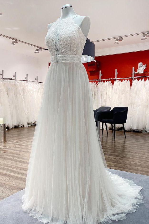 Vestidos de novia modestos largos de corte A con cuello halter de tul y encaje sin espalda