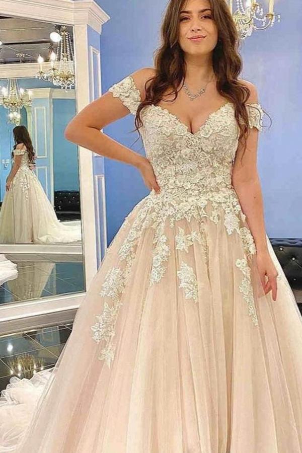 Vestido de novia modesto largo de tul con encaje y hombros descubiertos en forma de A