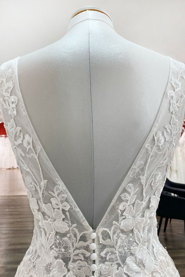 Vestido de novia modesto largo de corte A con escote en V, espalda abierta, de tul y apliques de encaje