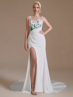 Schlichtes langes Meerjungfrau-Brautkleid aus Satin mit Spaghettiträgern und offenem Rücken und Schlitz