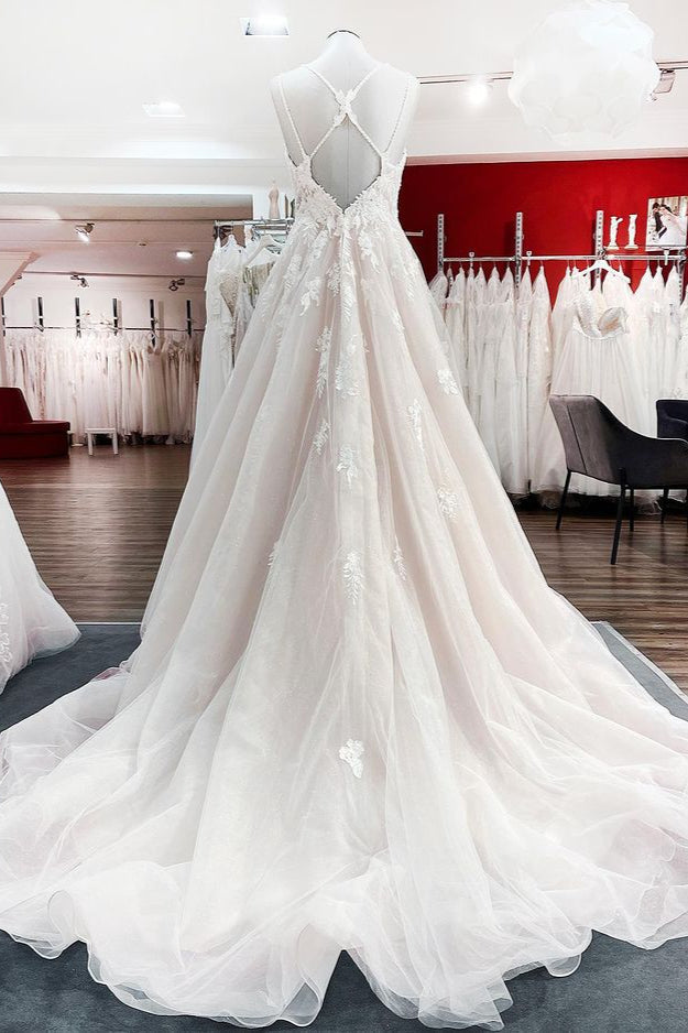 Schlichtes langes Prinzessinnen-Brautkleid mit V-Ausschnitt, Tüll und Spaghettiträgern und Spitze