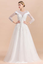 Schlichtes weißes Brautkleid mit Perlenapplikationen, langen Ärmeln und bodenlangem Ballkleid