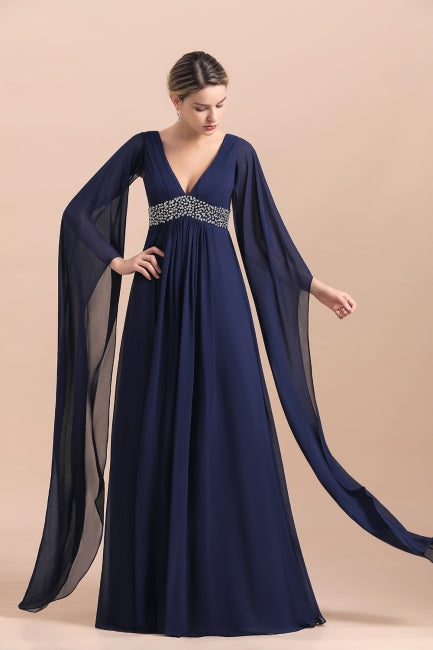 Marineblaues Chiffon-Kleid für die Brautmutter mit langen Ärmeln und Rüschen online