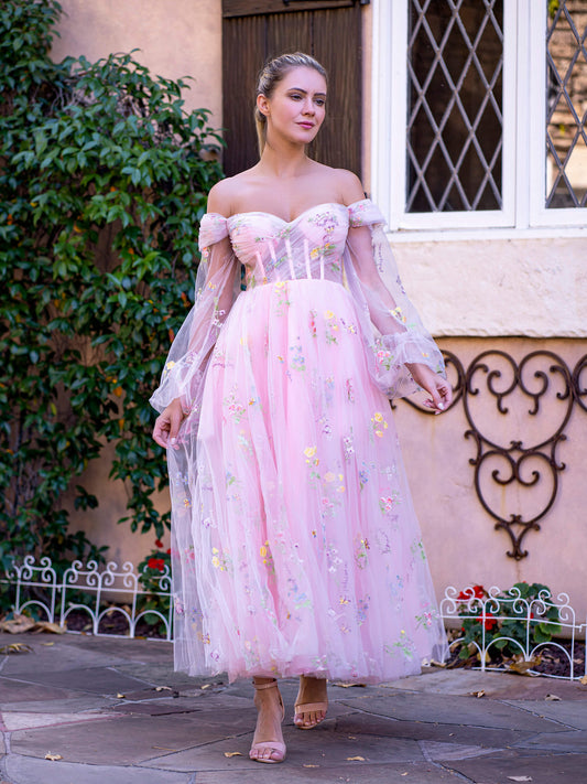 Vestido de fiesta de tul bordado con hombros descubiertos y escote corazón