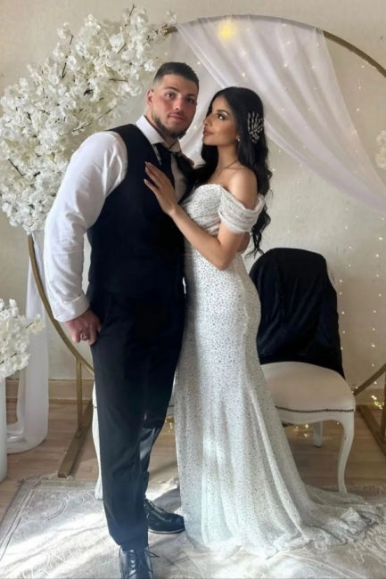 Robe de mariée longue jusqu'au sol à paillettes avec épaules dénudées style chapelle