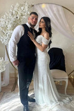 Robe de mariée longue jusqu'au sol à paillettes avec épaules dénudées style chapelle