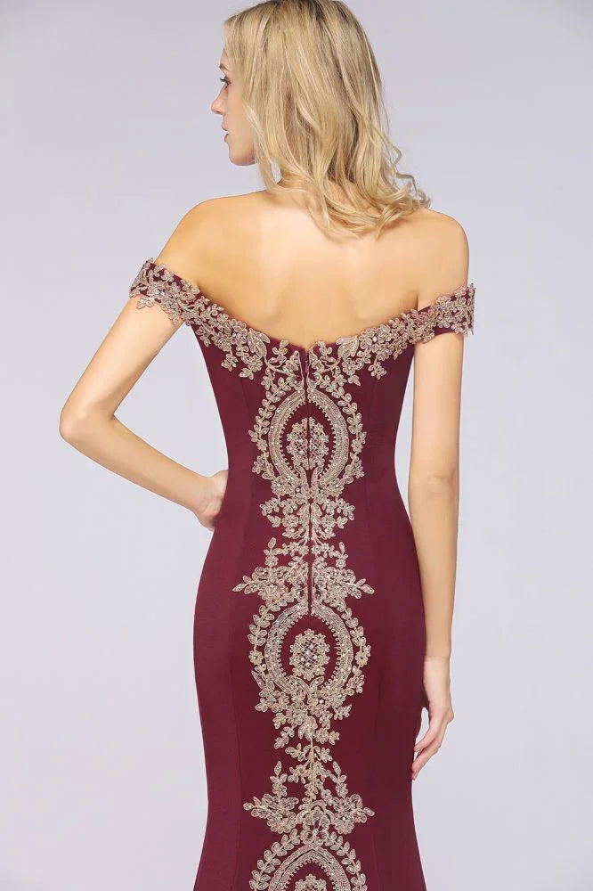 Schulterfreies Abendkleid mit goldenen Applikationen, Meerjungfrau-Schnitt, schmales Ballkleid