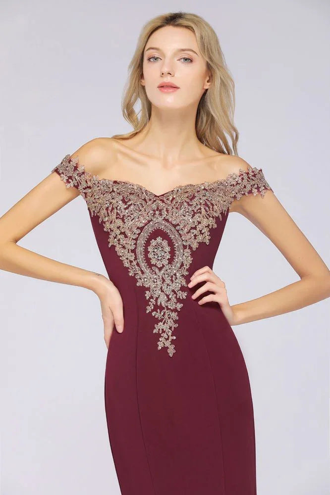 Schulterfreies Abendkleid mit goldenen Applikationen, Meerjungfrau-Schnitt, schmales Ballkleid