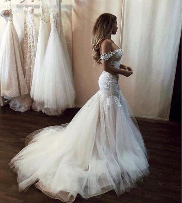 Vestidos de Noiva Elegantes de Tule Longo com Renda e Ombros Descobertos, Estilo Sereia Encantadora