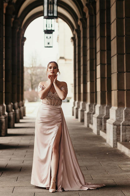 Vestido de fiesta de sirena de satén con hombros descubiertos, abertura lateral y cola desmontable