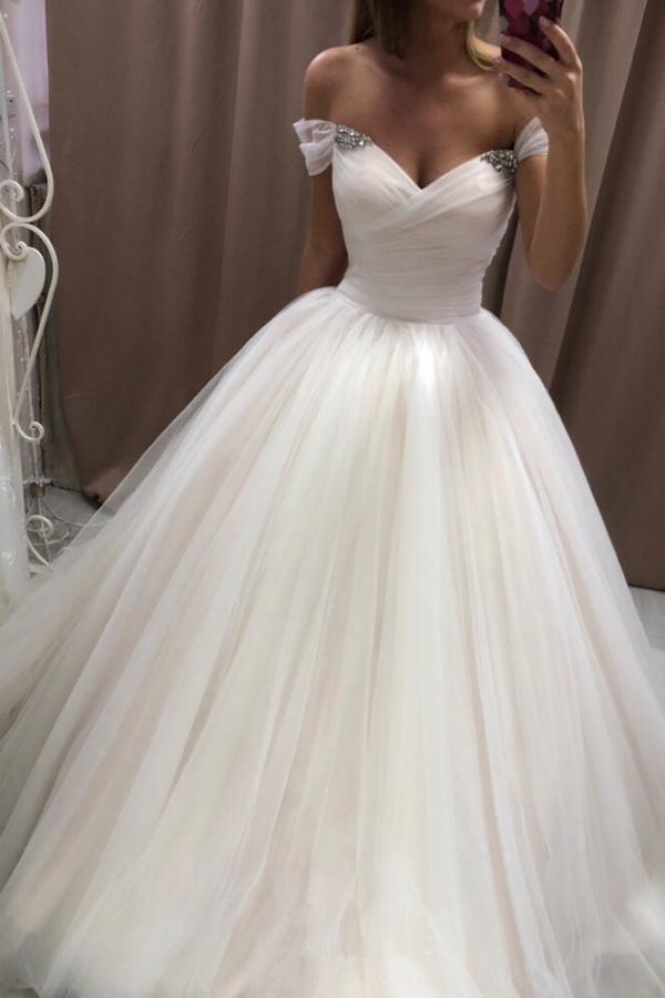 Vestido de novia blanco con escote en forma de corazón de tul y hombros descubiertos