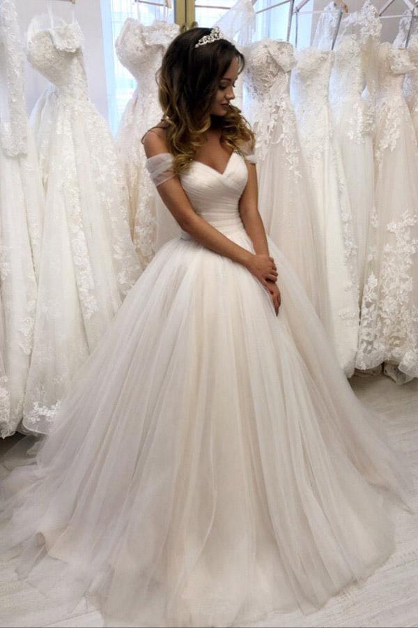 Vestido de novia blanco con escote en forma de corazón de tul y hombros descubiertos