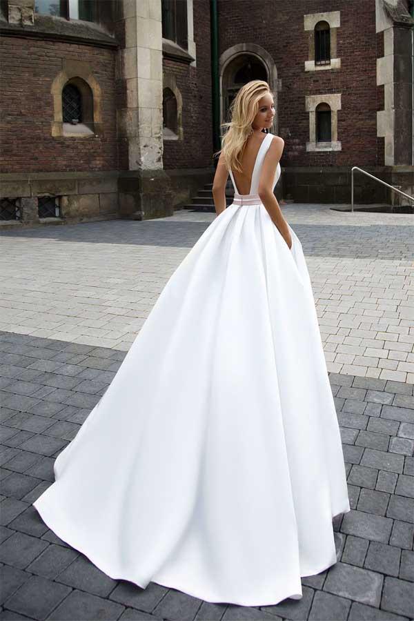 Im Angebot Prinzessin Einfache A-Linie Satin Elfenbein Brautkleider
