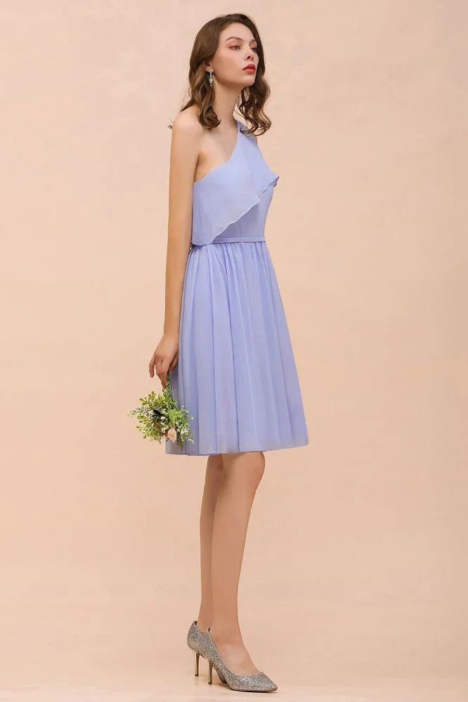 Abito corto da damigella in chiffon lavanda a una spalla, lunghezza al ginocchio, semplice per tutti i giorni