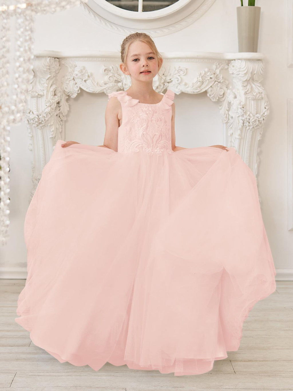 Elegant White Tulle Flower Girl Applique Lace Dress With Sweep Train