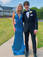 Anwea | Robe de bal sirène plissée en satin bleu plongeant