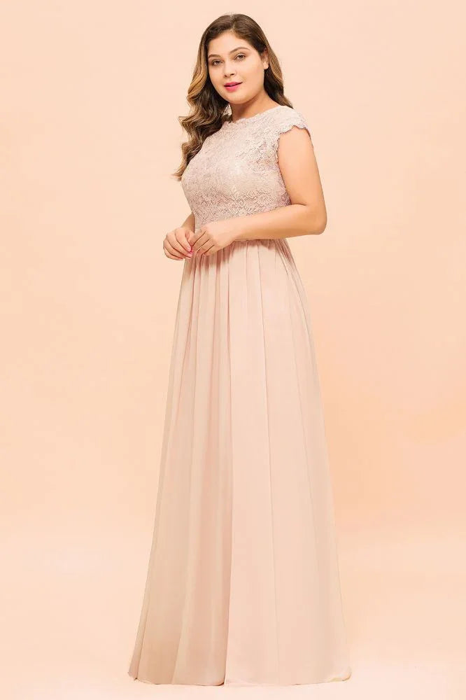 Vestido de Dama de Honra Rosa Pérola em Renda Tamanho Grande com Mangas Curtas e Fenda Lateral para Festa de Casamento