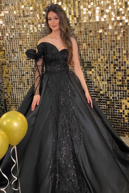 Prinzessin Schwarze Langarm A-Linie Brautkleider mit Perlen
