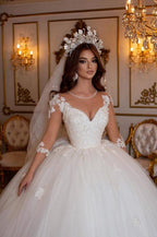 Abiti da sposa principessa lunghi a linea ad A con scollo a V e pizzo con maniche lunghe