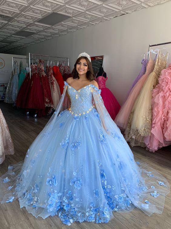 Abiti da Quinceañera Azzurro Chiaro con Fiori Abito a Palloncino Spalle Scoperte Applicazioni di Pizzo Fiori 3D Perline di Cristallo Maniche Lunghe Abito Dolce Sedici Y759