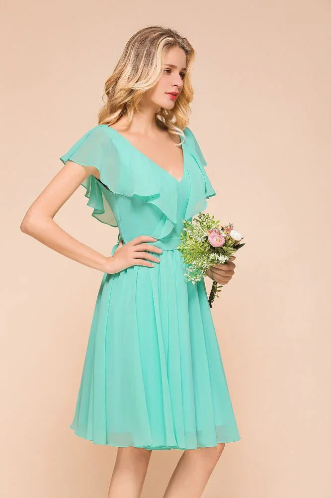 Abito da damigella d'onore gonfio al ginocchio in chiffon con scollo a V, abito corto informale