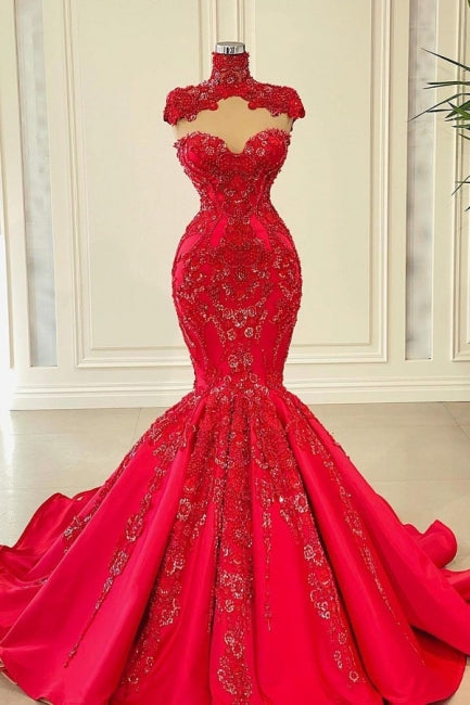 Vestido de fiesta rojo de satén estilo sirena, sin mangas, con escote corazón y cuentas, largo hasta el suelo