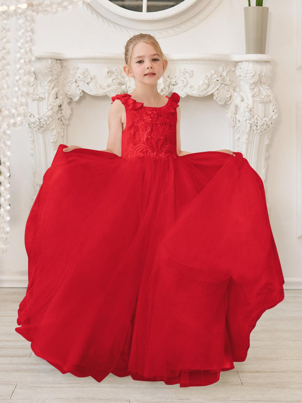 Elegant White Tulle Flower Girl Applique Lace Dress With Sweep Train