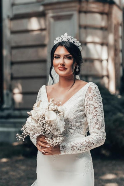 Vestidos de Noiva Românticos com Costas Descobertas, Mangas Compridas e Corte Sereia