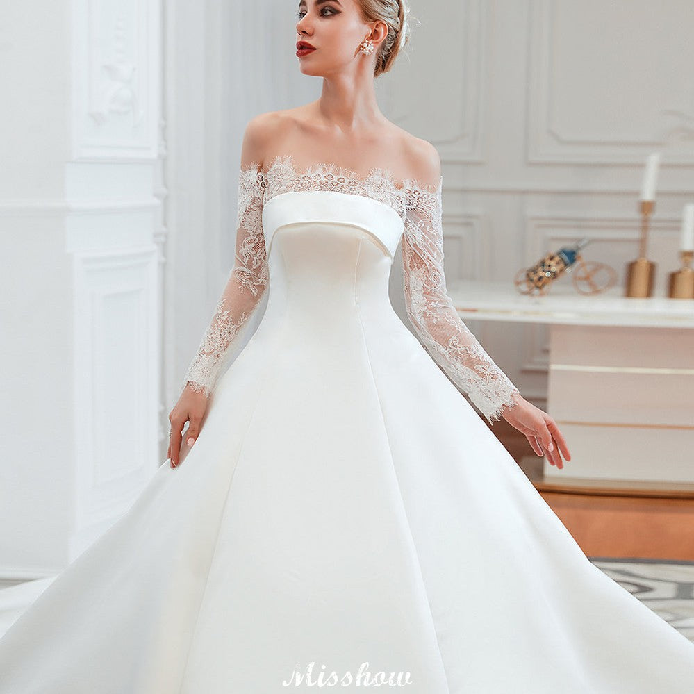 Romantisches Prinzessinnen-Brautkleid aus Satin mit Spitze | A-Linien-Brautkleid mit Kathedralenschleppe