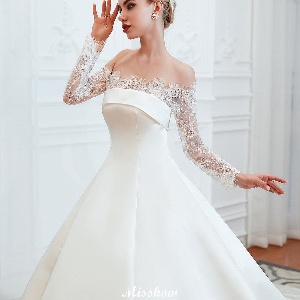 Romantisches Prinzessinnen-Brautkleid aus Satin mit Spitze | A-Linien-Brautkleid mit Kathedralenschleppe