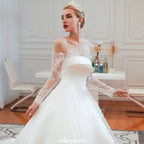 Romantisches Prinzessinnen-Brautkleid aus Satin mit Spitze | A-Linien-Brautkleid mit Kathedralenschleppe