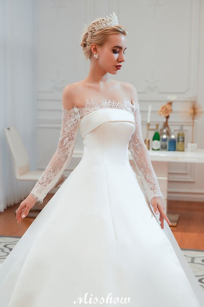 Romantisches Prinzessinnen-Brautkleid aus Satin mit Spitze | A-Linien-Brautkleid mit Kathedralenschleppe