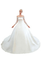 Romantisches Prinzessinnen-Brautkleid aus Satin mit Spitze | A-Linien-Brautkleid mit Kathedralenschleppe