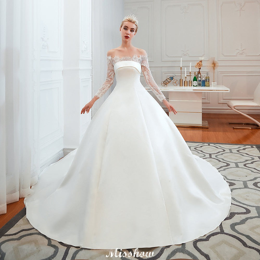 Romantisches Prinzessinnen-Brautkleid aus Satin mit Spitze | A-Linien-Brautkleid mit Kathedralenschleppe