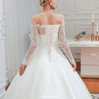 Romantisches Prinzessinnen-Brautkleid aus Satin mit Spitze | A-Linien-Brautkleid mit Kathedralenschleppe