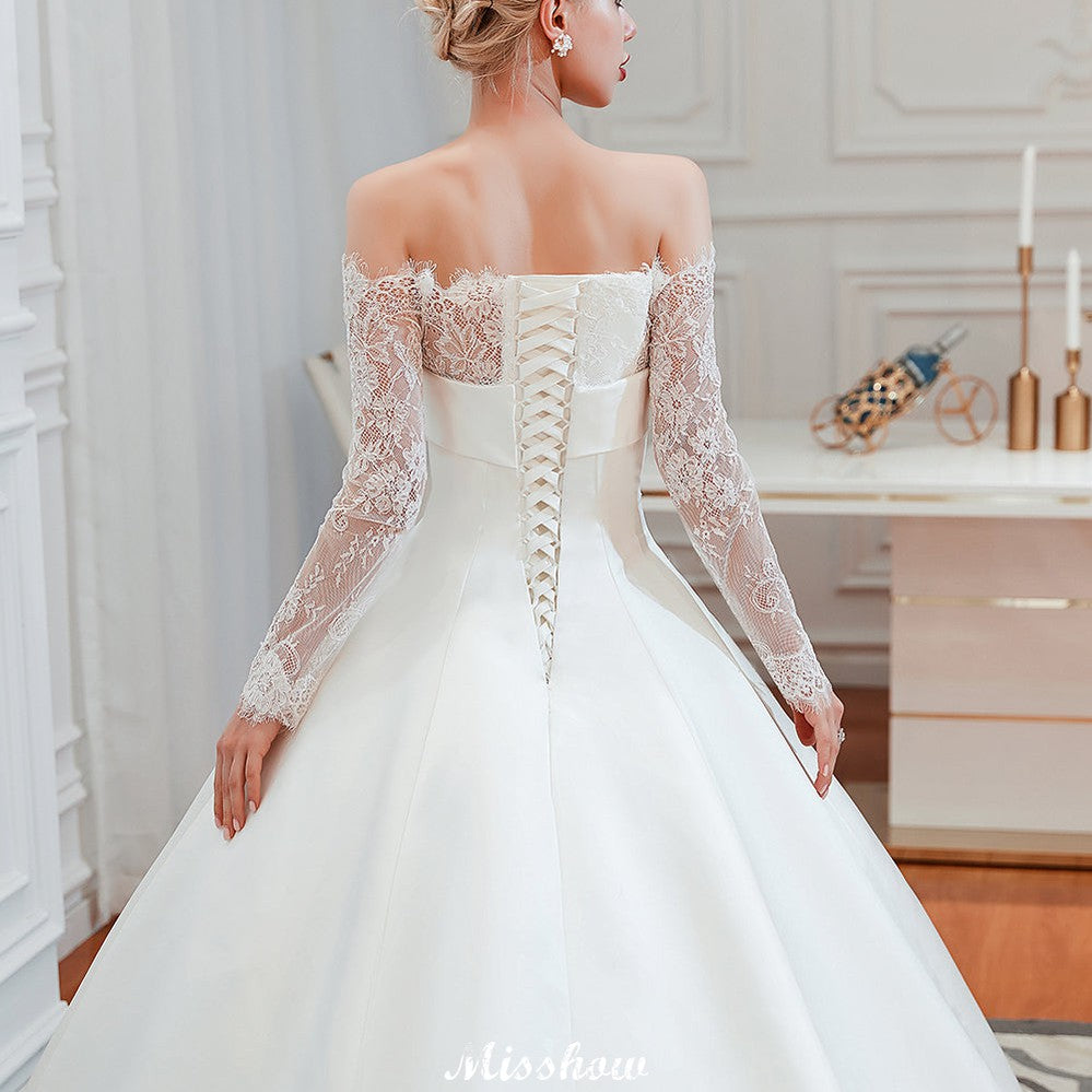 Romantisches Prinzessinnen-Brautkleid aus Satin mit Spitze | A-Linien-Brautkleid mit Kathedralenschleppe