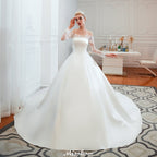 Romantisches Prinzessinnen-Brautkleid aus Satin mit Spitze | A-Linien-Brautkleid mit Kathedralenschleppe
