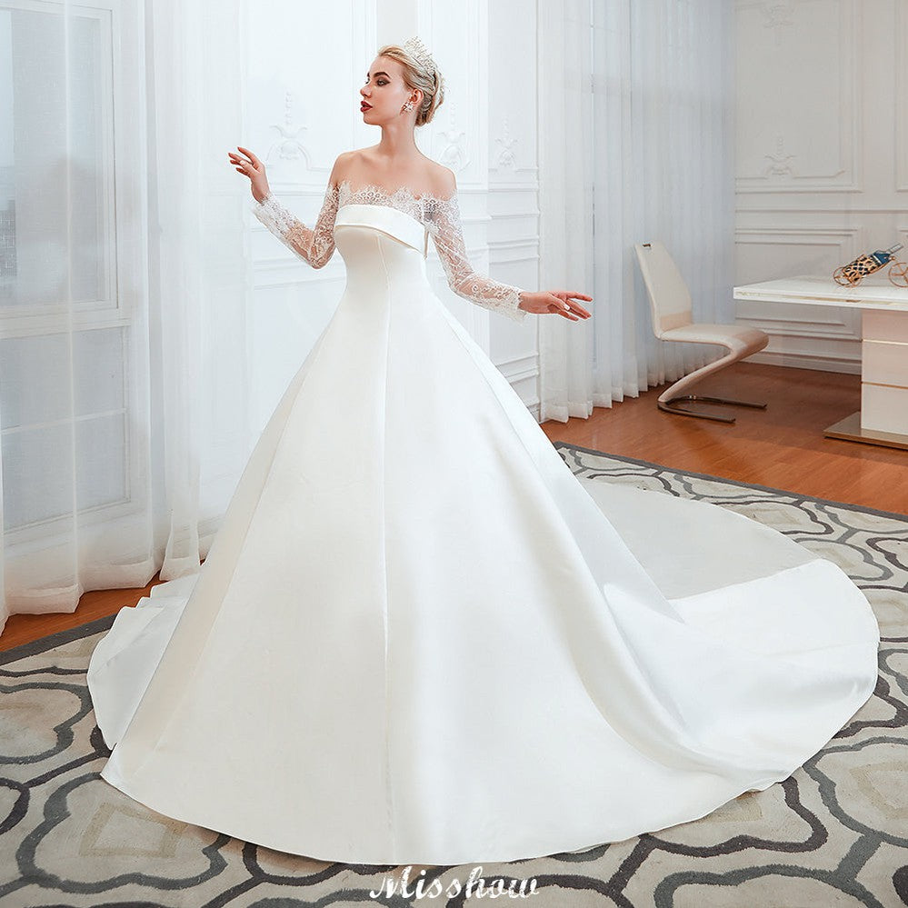 Romantisches Prinzessinnen-Brautkleid aus Satin mit Spitze | A-Linien-Brautkleid mit Kathedralenschleppe