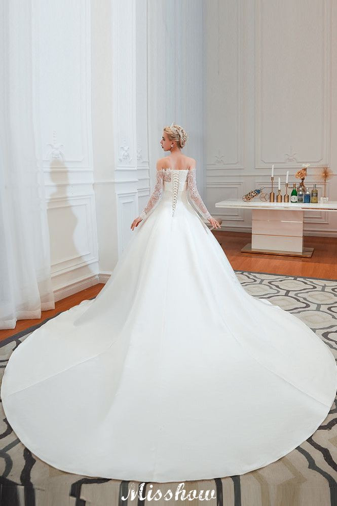 Romantisches Prinzessinnen-Brautkleid aus Satin mit Spitze | A-Linien-Brautkleid mit Kathedralenschleppe