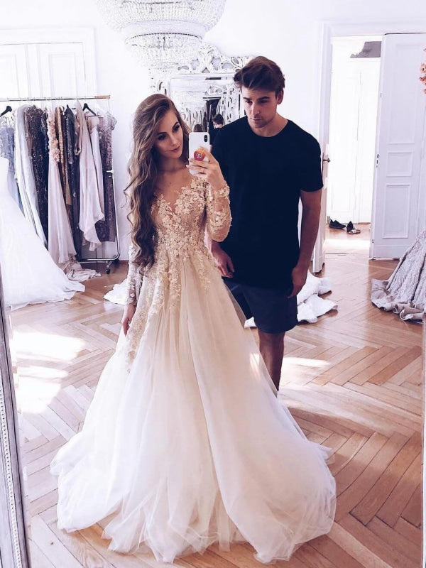 Romantic Long Sleeve Lace Appliques Ruffle Wedding Dress