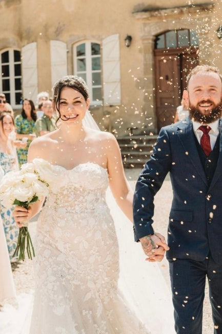 Robe de mariée sirène en tulle sans bretelles, sans manches, avec dentelle, pour un style romantique et tendre