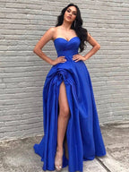 Rosario | Vestidos longos de cetim para baile de finalistas com decote coração e corte lateral em linha A