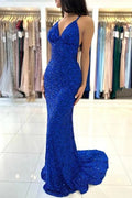 Vestido de fiesta formal azul real largo con escote en V, tirantes finos, espalda descubierta y lentejuelas