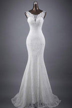 Robe de mariée trompette/queue de sirène en dentelle avec appliques et encolure dégagée