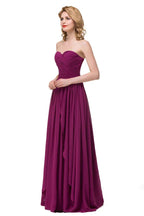 Vestidos de Dama de Honra em Chiffon com Decote Coração, Folhos, Comprimento Até ao Chão e Corte em A, Estilo Sedutor