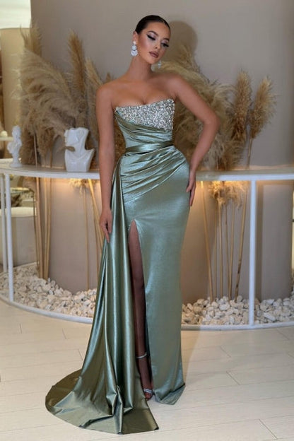 Sexy schöne ärmellose Spalte Satin Abendkleider Perlen