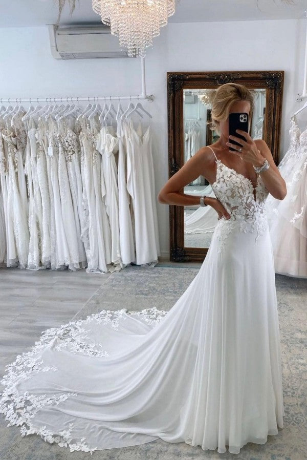 Sexy Long A-line Sweetheart Sleeveless Spaghetti Straps Backless Wedding Dress with Chapel Train